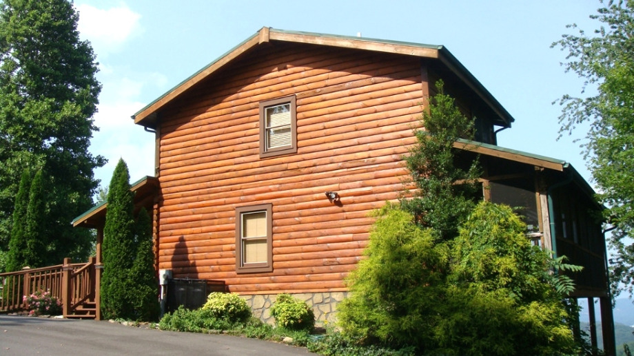 Log Home Staining By LogDoctors
